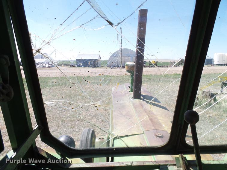 image for item DD1263 1958 John Deere 820 tractor