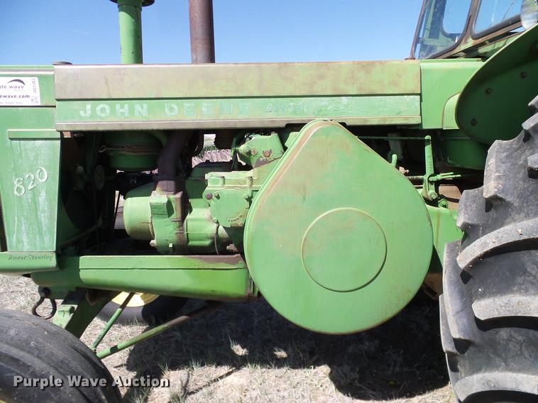 image for item DD1263 1958 John Deere 820 tractor