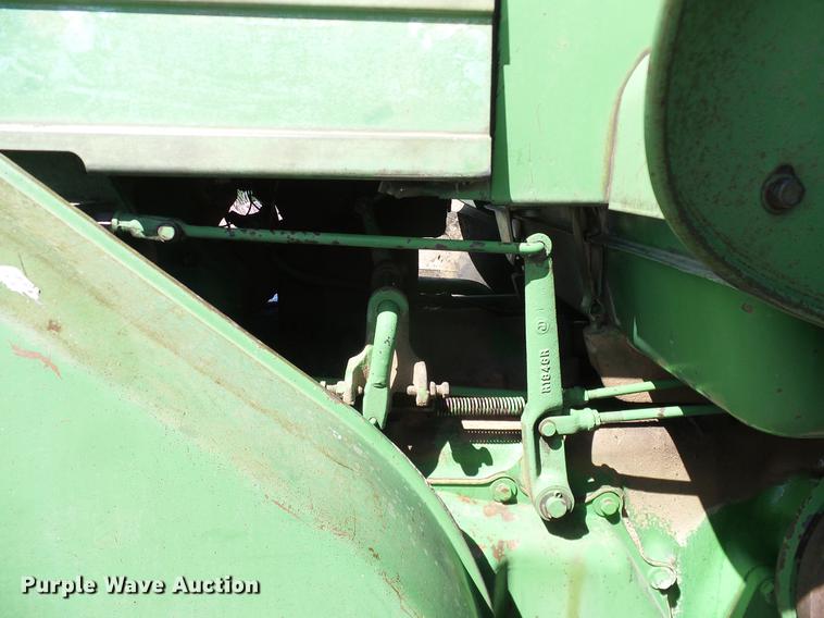 image for item DD1263 1958 John Deere 820 tractor