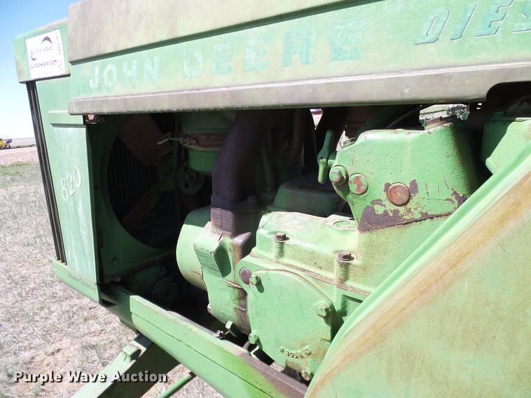 image for item DD1263 1958 John Deere 820 tractor