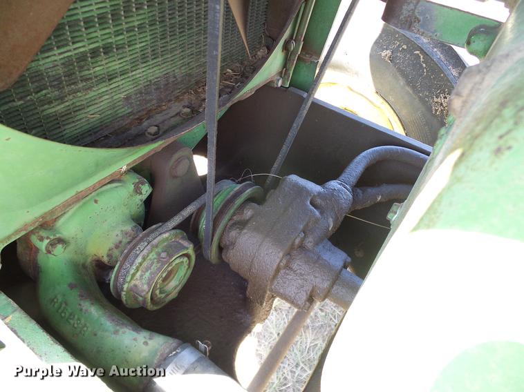 image for item DD1263 1958 John Deere 820 tractor