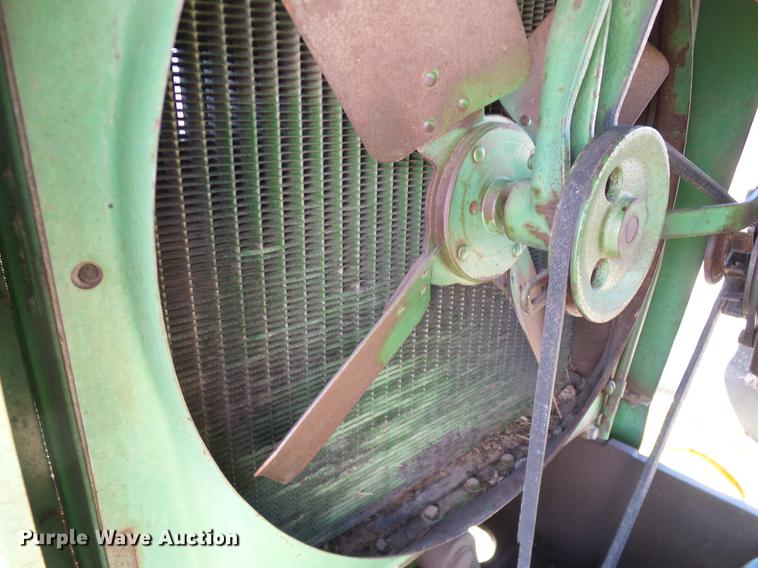 image for item DD1263 1958 John Deere 820 tractor