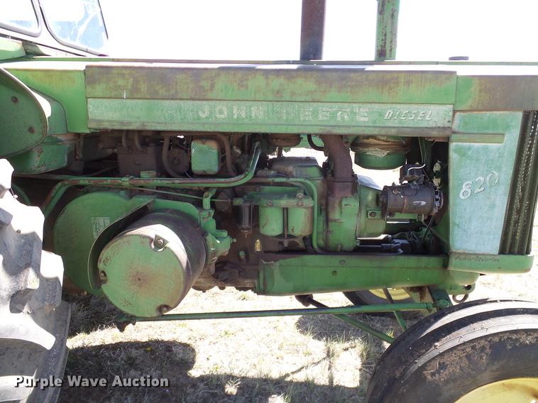 image for item DD1263 1958 John Deere 820 tractor