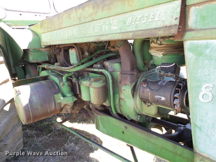image for item DD1263 1958 John Deere 820 tractor