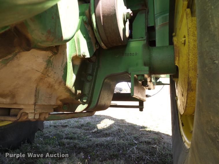 image for item DD1263 1958 John Deere 820 tractor