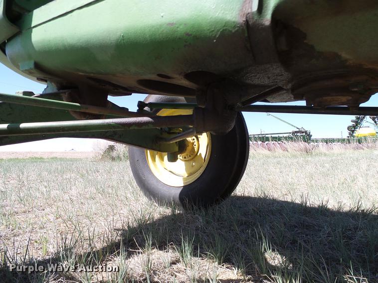 image for item DD1263 1958 John Deere 820 tractor