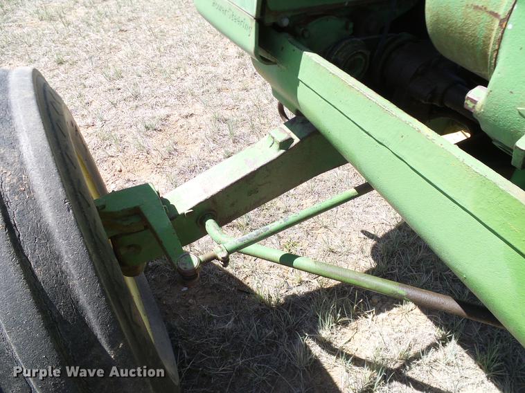 image for item DD1263 1958 John Deere 820 tractor