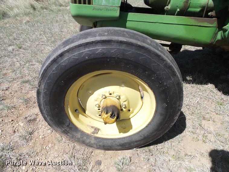 image for item DD1263 1958 John Deere 820 tractor