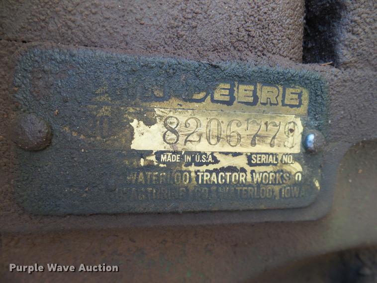 image for item DD1263 1958 John Deere 820 tractor