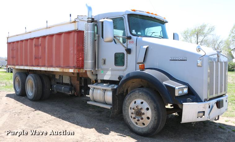 image for item DD4193 1999 Kenworth T800B grain truck
