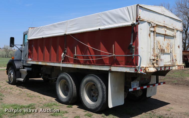 image for item DD4193 1999 Kenworth T800B grain truck