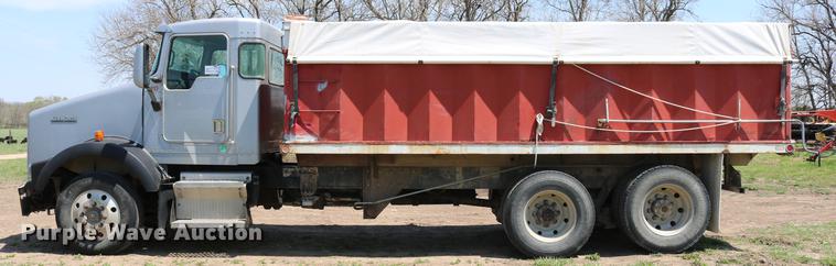 image for item DD4193 1999 Kenworth T800B grain truck