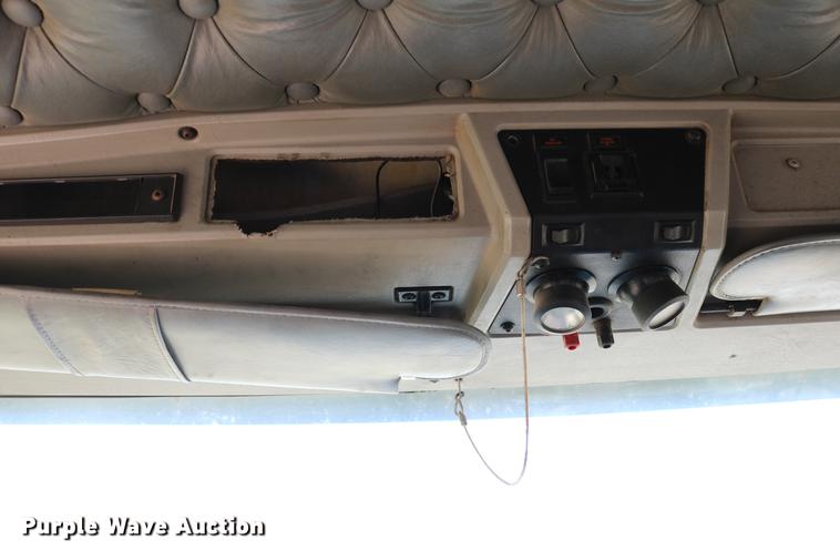 image for item DD4193 1999 Kenworth T800B grain truck