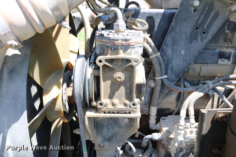 image for item DD4193 1999 Kenworth T800B grain truck