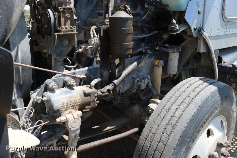 image for item DD4193 1999 Kenworth T800B grain truck