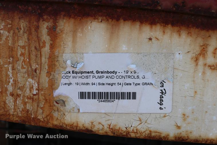 image for item DD4193 1999 Kenworth T800B grain truck