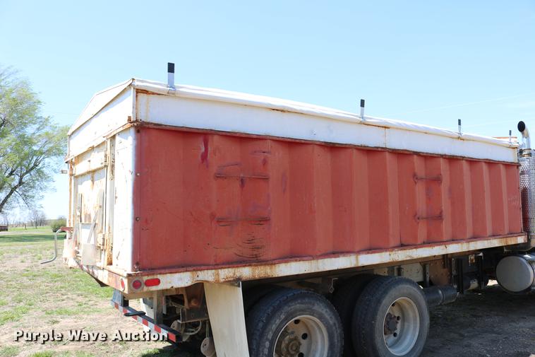 image for item DD4193 1999 Kenworth T800B grain truck