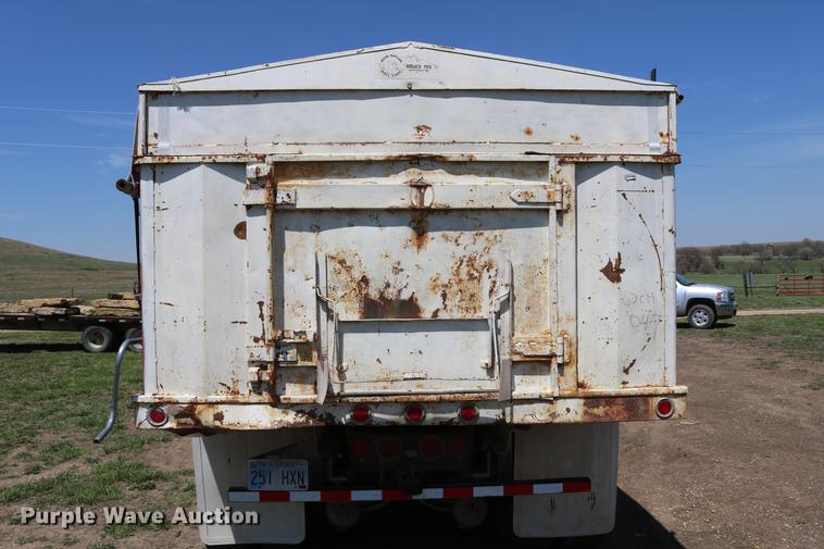 image for item DD4193 1999 Kenworth T800B grain truck