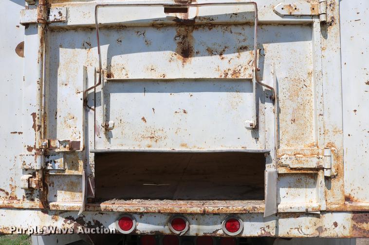 image for item DD4193 1999 Kenworth T800B grain truck