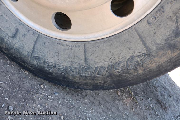 image for item DD4193 1999 Kenworth T800B grain truck