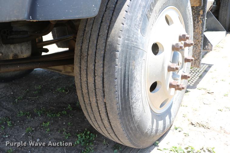 image for item DD4193 1999 Kenworth T800B grain truck