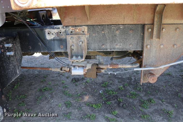 image for item DD4193 1999 Kenworth T800B grain truck