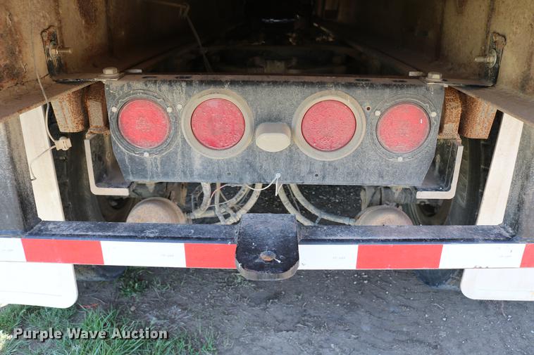 image for item DD4193 1999 Kenworth T800B grain truck