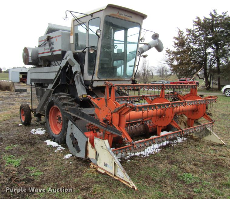 Allis Chalmers Gleaner K combine in Chillicothe, MO Item DD7423 sold Purple Wave