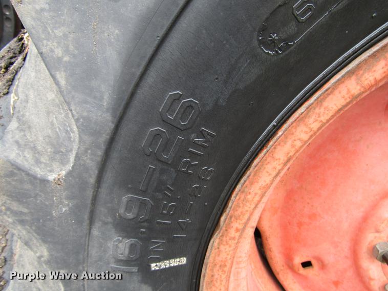 image for item DD7423 Allis Chalmers Gleaner K combine