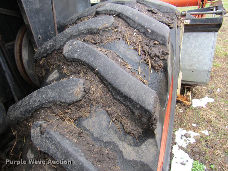 image for item DD7423 Allis Chalmers Gleaner K combine