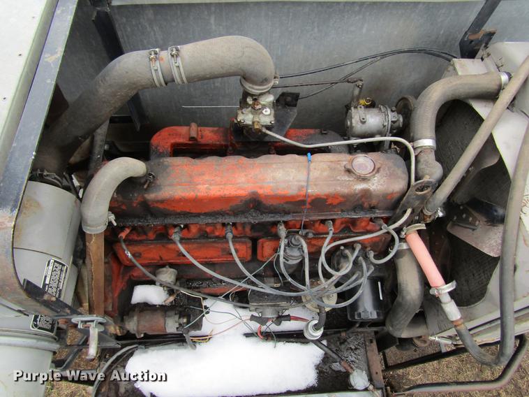 image for item DD7423 Allis Chalmers Gleaner K combine