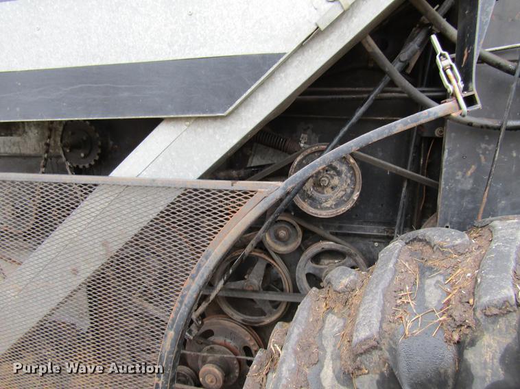 image for item DD7423 Allis Chalmers Gleaner K combine