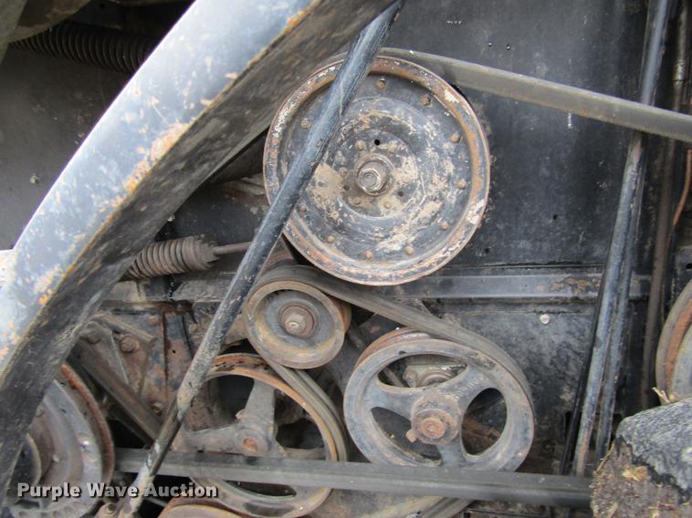 image for item DD7423 Allis Chalmers Gleaner K combine