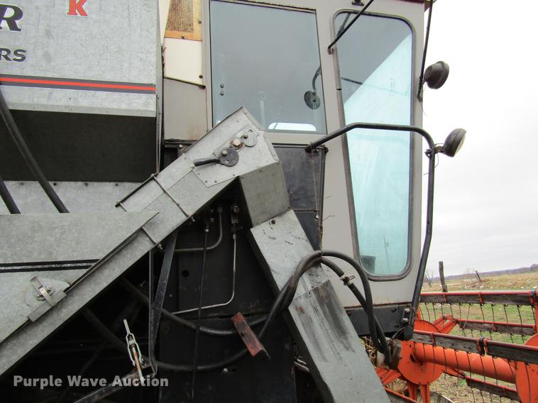 image for item DD7423 Allis Chalmers Gleaner K combine