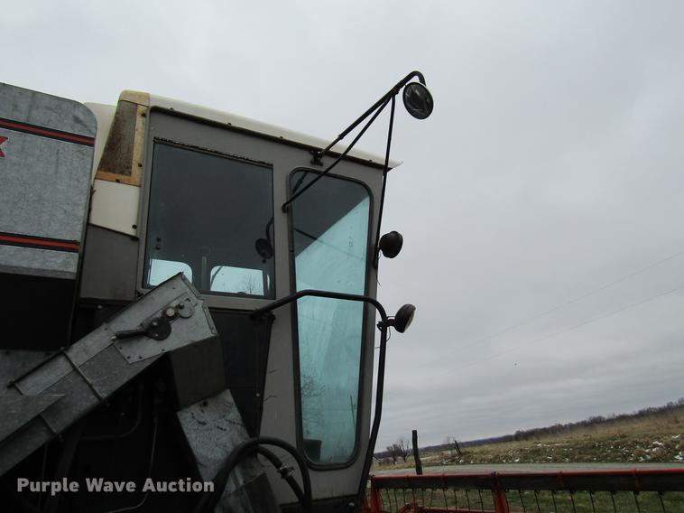 image for item DD7423 Allis Chalmers Gleaner K combine