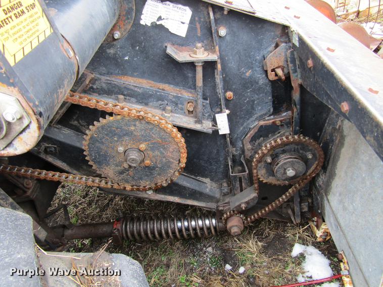 image for item DD7423 Allis Chalmers Gleaner K combine