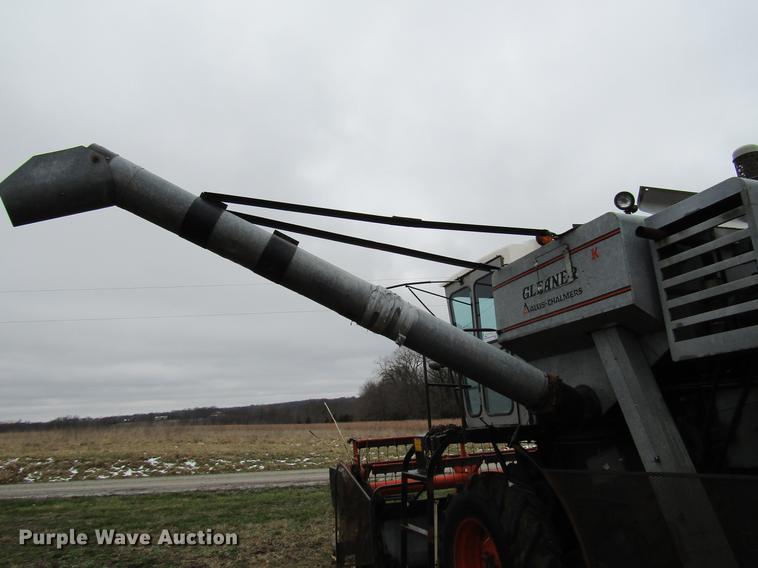 image for item DD7423 Allis Chalmers Gleaner K combine
