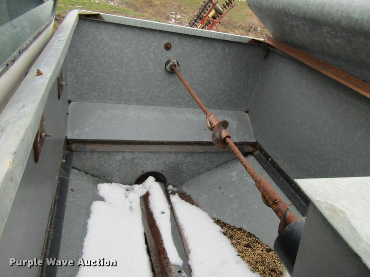 image for item DD7423 Allis Chalmers Gleaner K combine