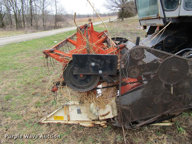 image for item DD7423 Allis Chalmers Gleaner K combine