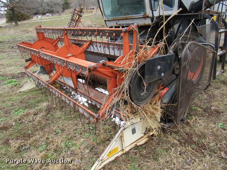 image for item DD7423 Allis Chalmers Gleaner K combine