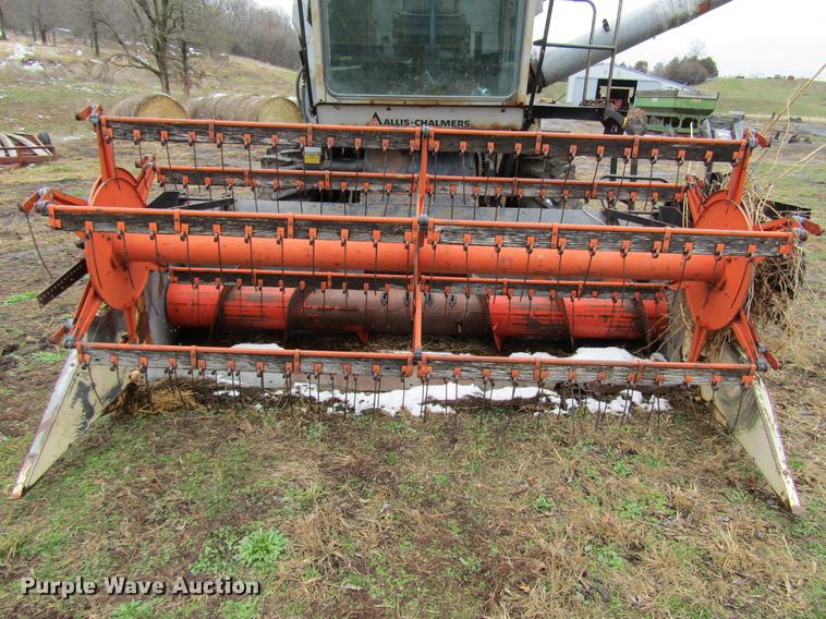 image for item DD7423 Allis Chalmers Gleaner K combine