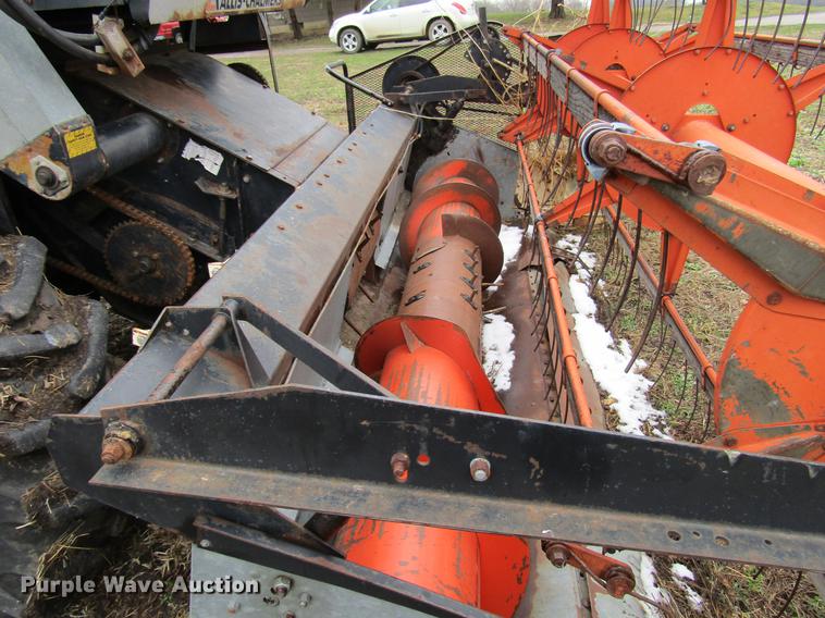 image for item DD7423 Allis Chalmers Gleaner K combine