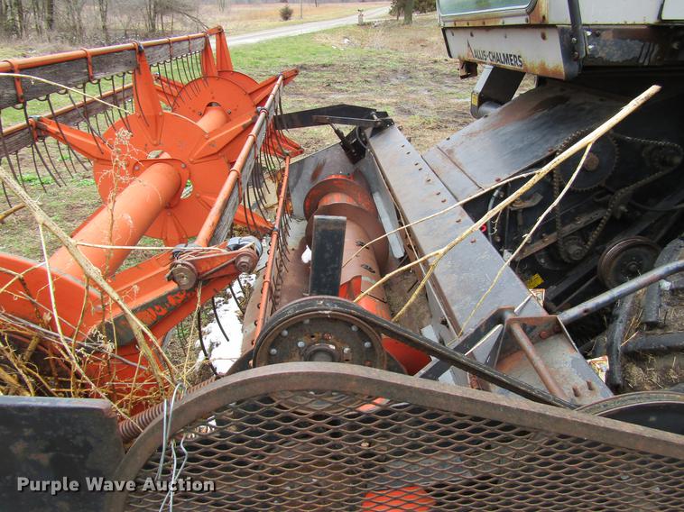 image for item DD7423 Allis Chalmers Gleaner K combine