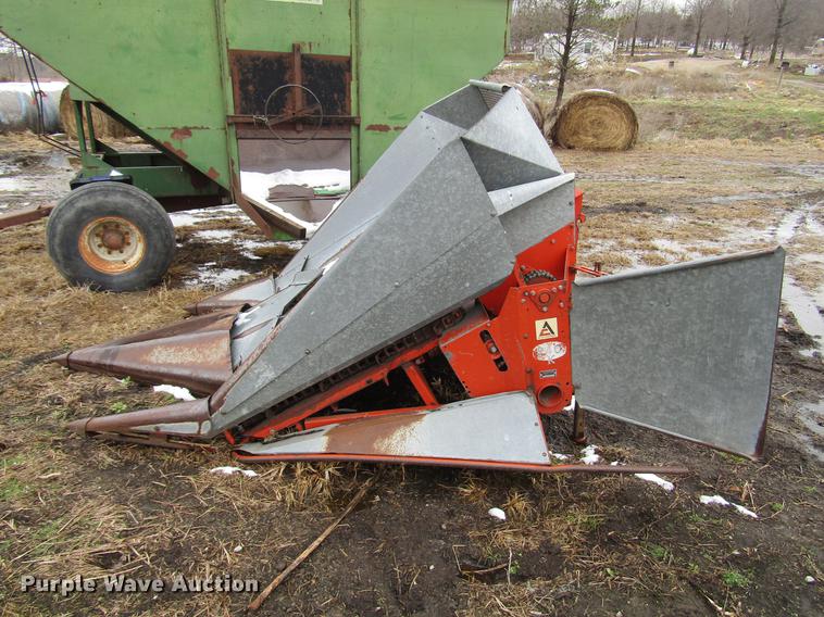 image for item DD7423 Allis Chalmers Gleaner K combine