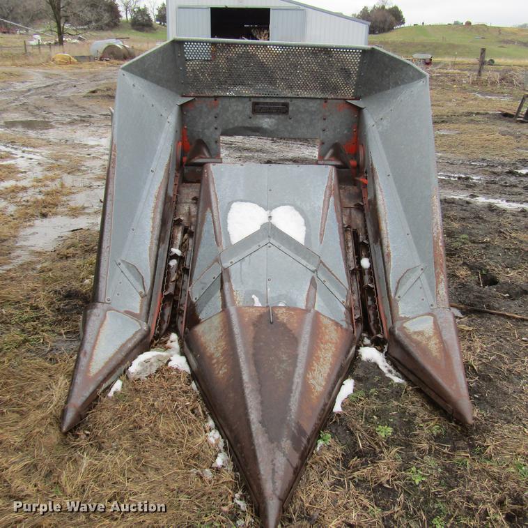 image for item DD7423 Allis Chalmers Gleaner K combine