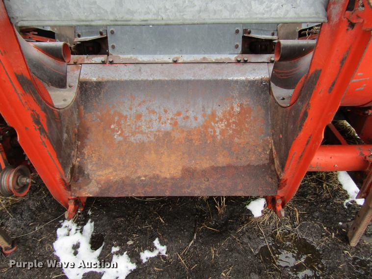 image for item DD7423 Allis Chalmers Gleaner K combine