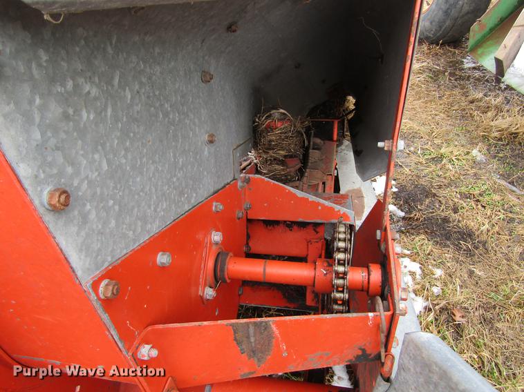 image for item DD7423 Allis Chalmers Gleaner K combine