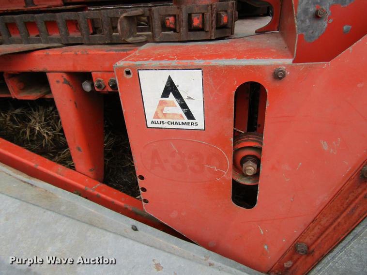 image for item DD7423 Allis Chalmers Gleaner K combine