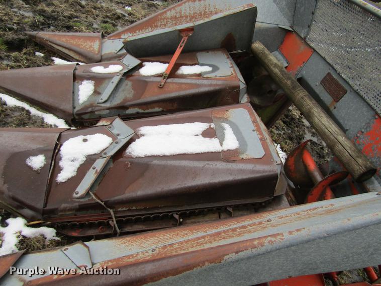 image for item DD7423 Allis Chalmers Gleaner K combine