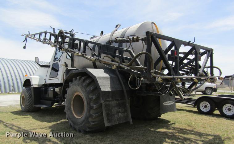 image for item DD8770 1994 International Silver Wheels applicator truck